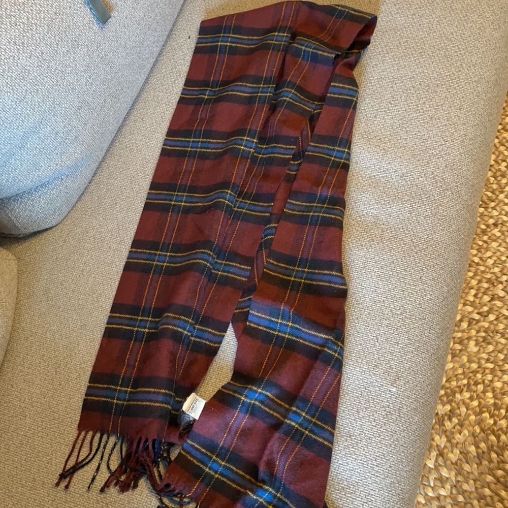 Scarf - Picture 2 of 3